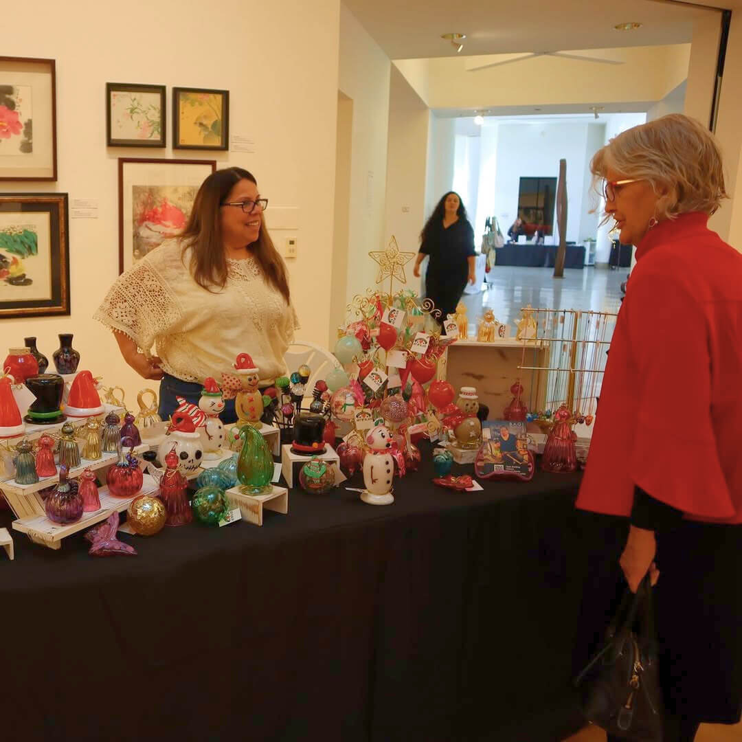 Guia de actividades temáticas de Natal em Santa Clara Guide to Christmas-Themed Activities in Santa Clara