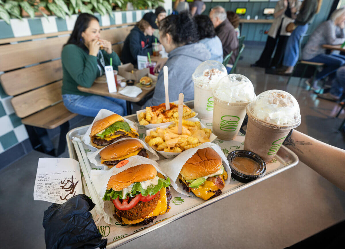 Shake Shack Valley Fair
